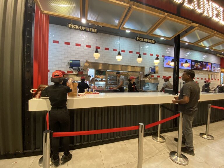Fast Food Shop in Dubai 02