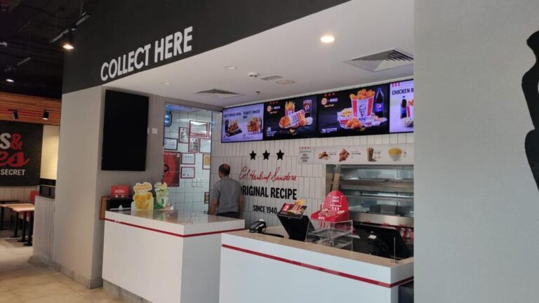 Fast Food Shop in Dubai 03